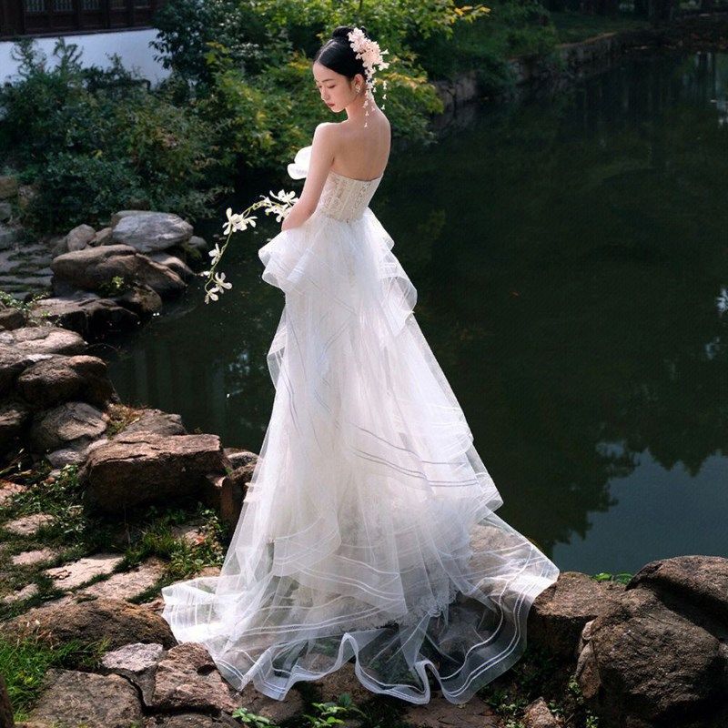 2023年新款影楼主题服装拍照摄影园林风鱼尾蕾丝礼服复古旅拍婚纱