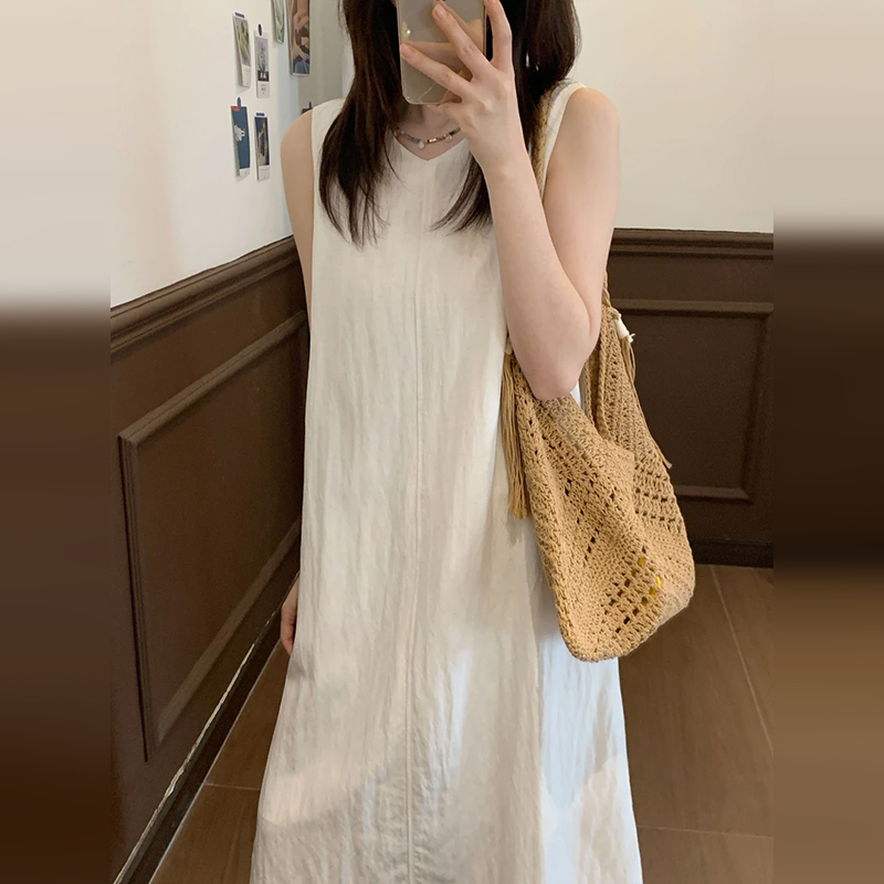 小个子白色吊带背心连衣裙子女夏季2025新爆款巨好看独特漂亮长裙