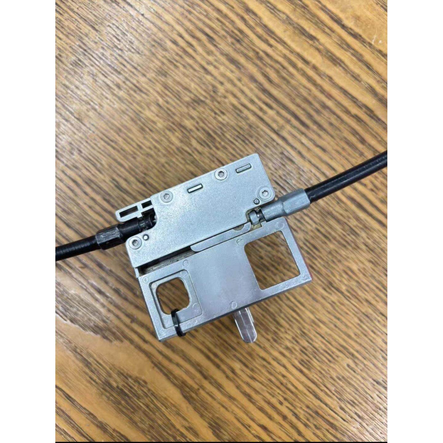 适用于御品专用汽车电动尾门下电吸锁总成双拉链线结构配件新款电