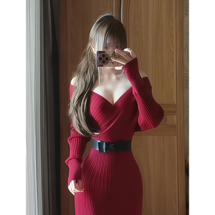 法式千金感交叉V领针织连衣裙女新款纯欲蝴蝶结收腰显瘦红色长裙