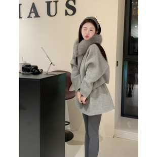 小香风灰色时髦毛毛领长袖短款毛呢外套女高级感a字伞型裙子套装