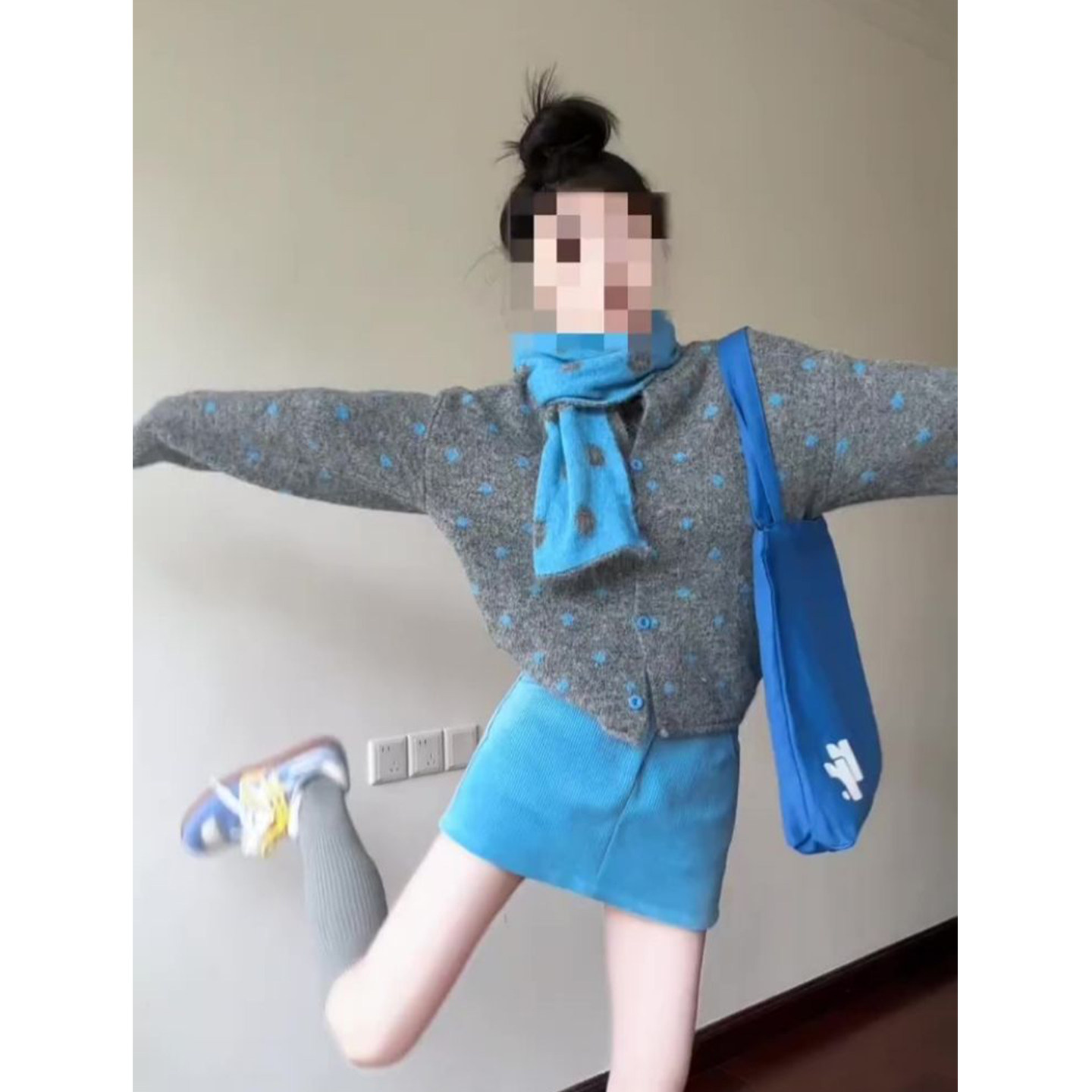 韩系氛围感波点针织开衫毛衣外套女灯芯绒超低腰包臀短裙两件套装,女装/女士精品,时尚套装,淘宝优惠券,粉丝福利购,淘宝优惠卷