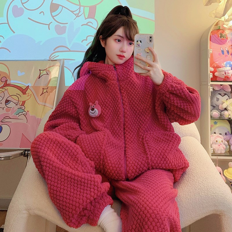 睡衣女秋冬季珊瑚绒2023年新款草莓熊卡通可爱甜美加厚家居服套装