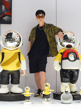 太空人大型落地摆件宇航员雕塑餐厅酒吧售楼处网红店打卡橱窗装饰