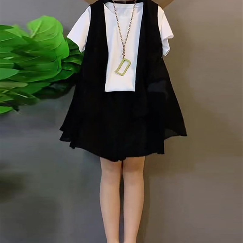 胖妹妹2023春季新款大码女装时尚宽松马甲短裤打底衫三件套套装潮