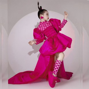 女童潮服荧光玫灯笼m拖尾裙T台走秀演出服少儿甜酷港风模卡摄影服
