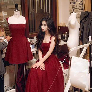 从一时刻 红色U领吊带连衣裙女2024新款法式小众高级感a摆裙