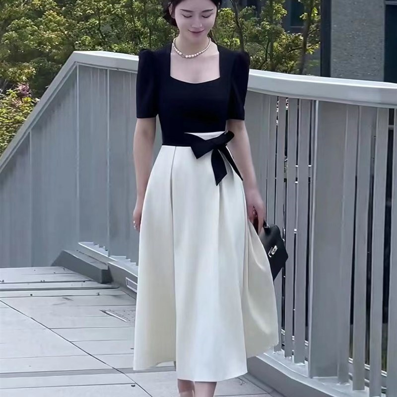 法式赫本风哺乳连衣裙夏季辣妈款B黑白拼接高级感气质收腰喂奶长