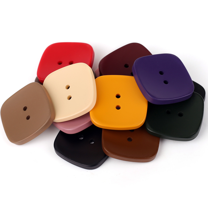 两眼方形彩色纽扣 黑色呢子大衣毛衣外套扣子 高档咖啡米色红色扣