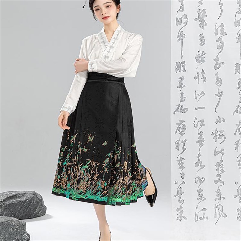 无衣饮羽【竹影】螺钿烧箔中国风马面女织金妆花2024年新款