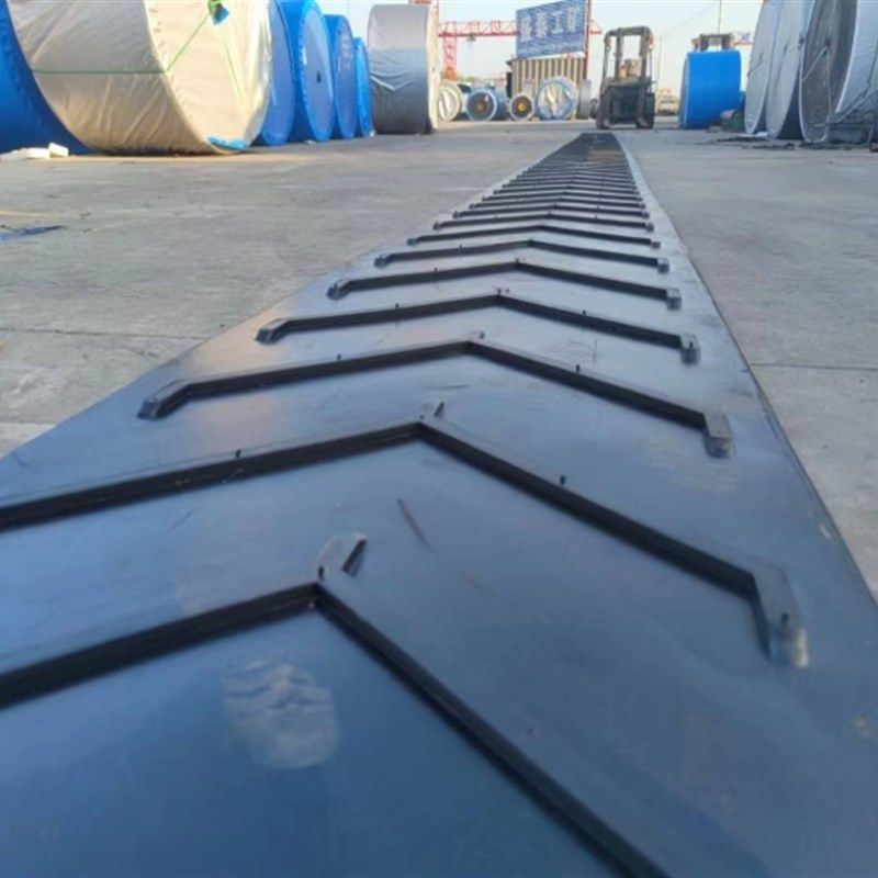 输送带尼龙帆布芯橡胶人字防滑输送带 铺车铺地牛羊槽子用输送带,标准件/零部件/工业耗材,输送带/传送带,淘宝优惠券,粉丝福利购,淘宝优惠卷