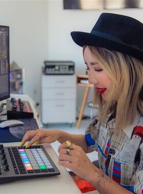 诺维逊 Noion iui   采样模拟鼓合成器