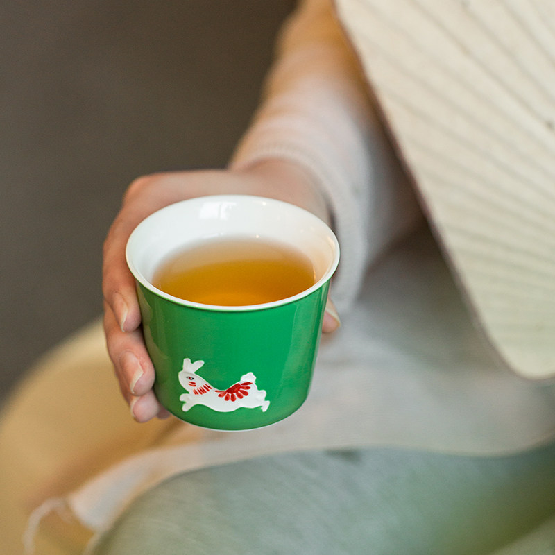 纯手绘云端白兔品茗杯茶杯创意秋葵绿杯单杯功夫茶具