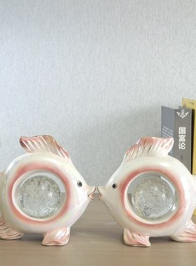 创意摆件陶瓷接吻鱼情侣礼物结婚复古水晶球母亲节亲吻鱼工艺家居
