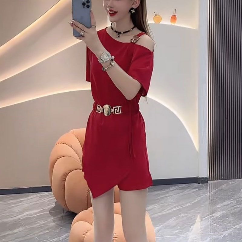 2025夏季露肩短袖上衣短裤两件套女新款气质小个子设计感显瘦套装