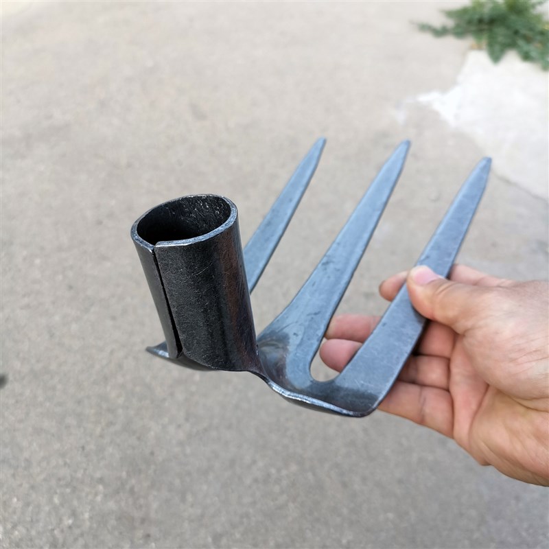 卓艺三齿镐加厚锰钢镐农用翻地松土神器刨根镐平整打理赶海挖蛤蜊