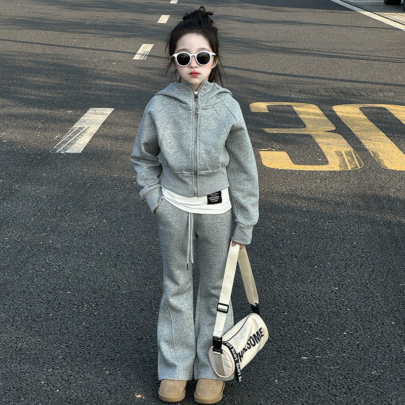 女童春秋套装2025新款女孩童装连帽外套微喇长裤休闲百搭三件套潮