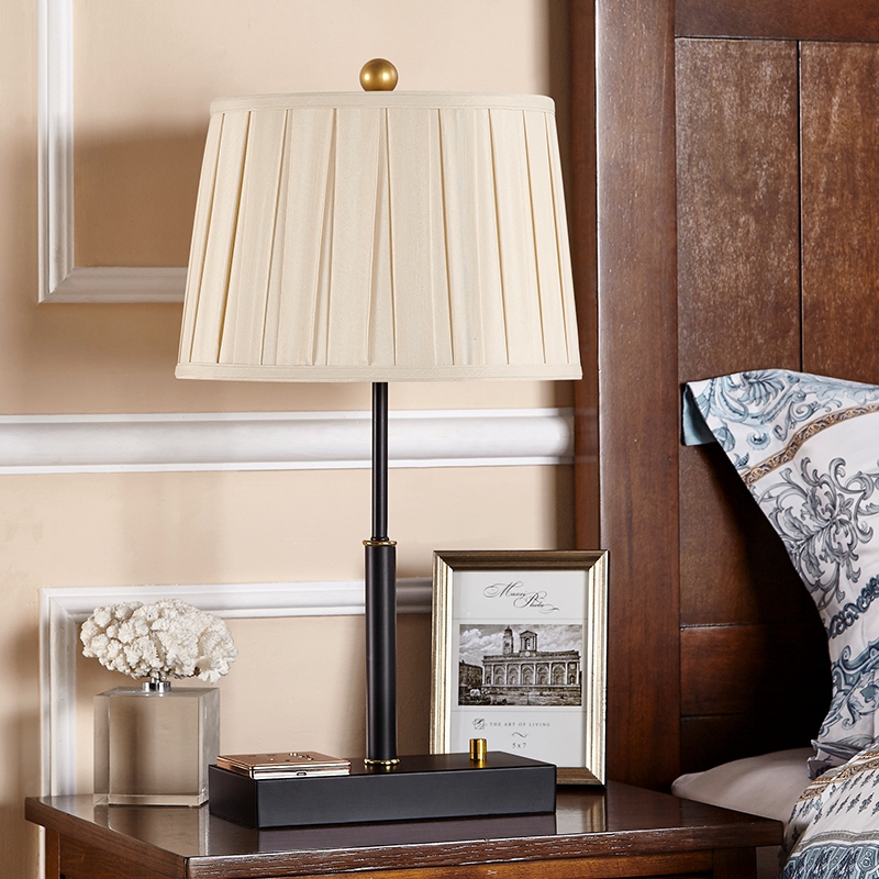 床头灯可调节亮度遥控台灯卧室无线遥控轻奢台灯创意时尚usb个性