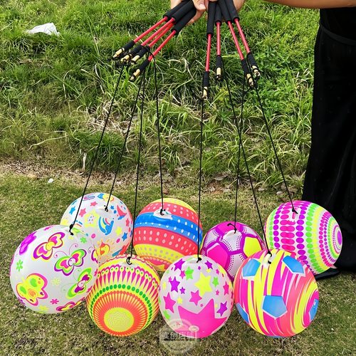 批发儿童户外广场健身球踢球摆摊充气玩具手提弹力七彩皮球拍拍球