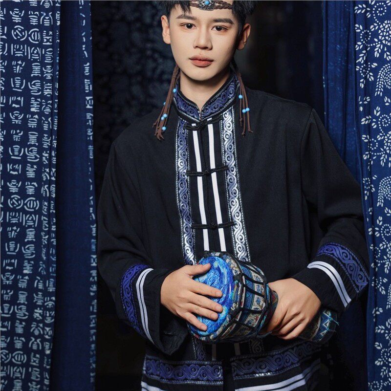 新款男装少数民族演出服服装苗族舞蹈服饰云南旅拍摄影土家族套装
