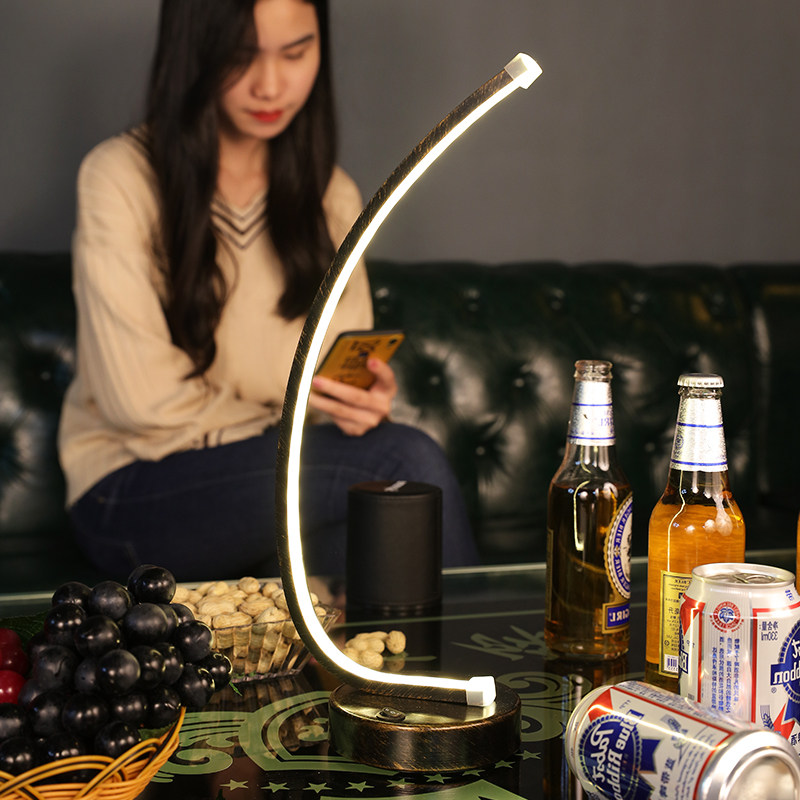 充电酒吧台灯创意个性咖啡厅复古怀旧音乐吧吧装饰桌灯