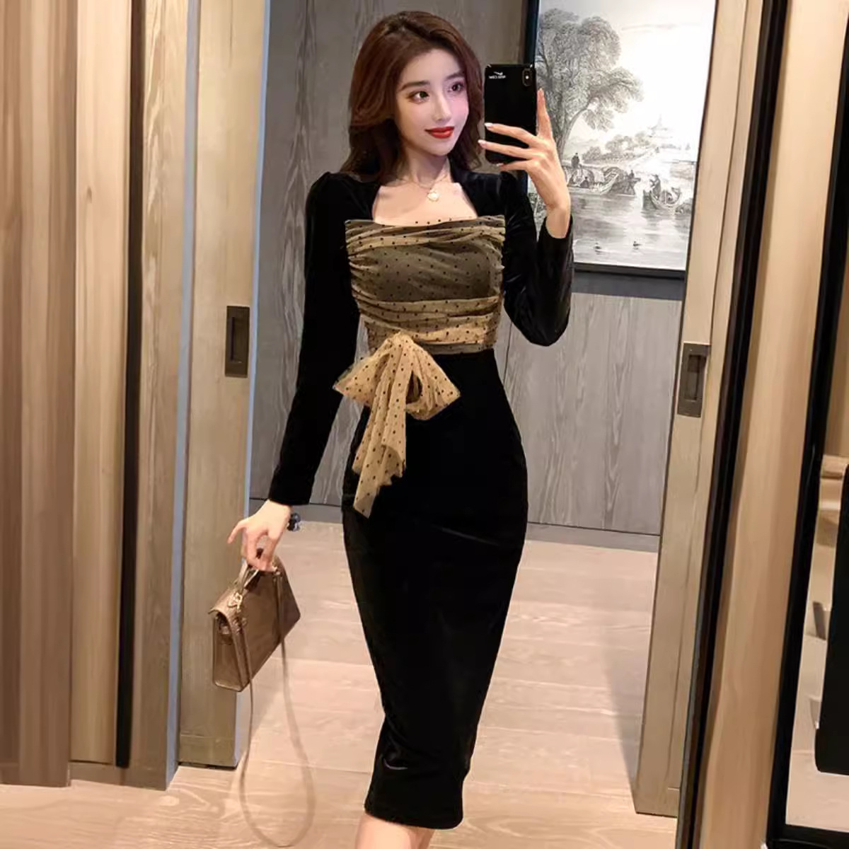 2025年新款金丝绒感气质法式网纱拼接打底修身包臀连衣裙