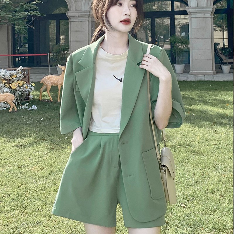 大码女装夏季胖妹妹御姐盐系甜美遮肉显瘦高腰西装短裤女两件套装