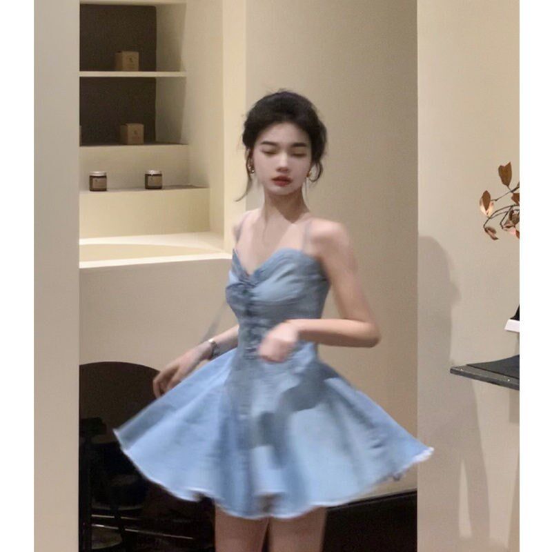 甜美法式牛仔吊带连衣裙女春季2023新款绑带设计感修身显瘦蓬蓬裙