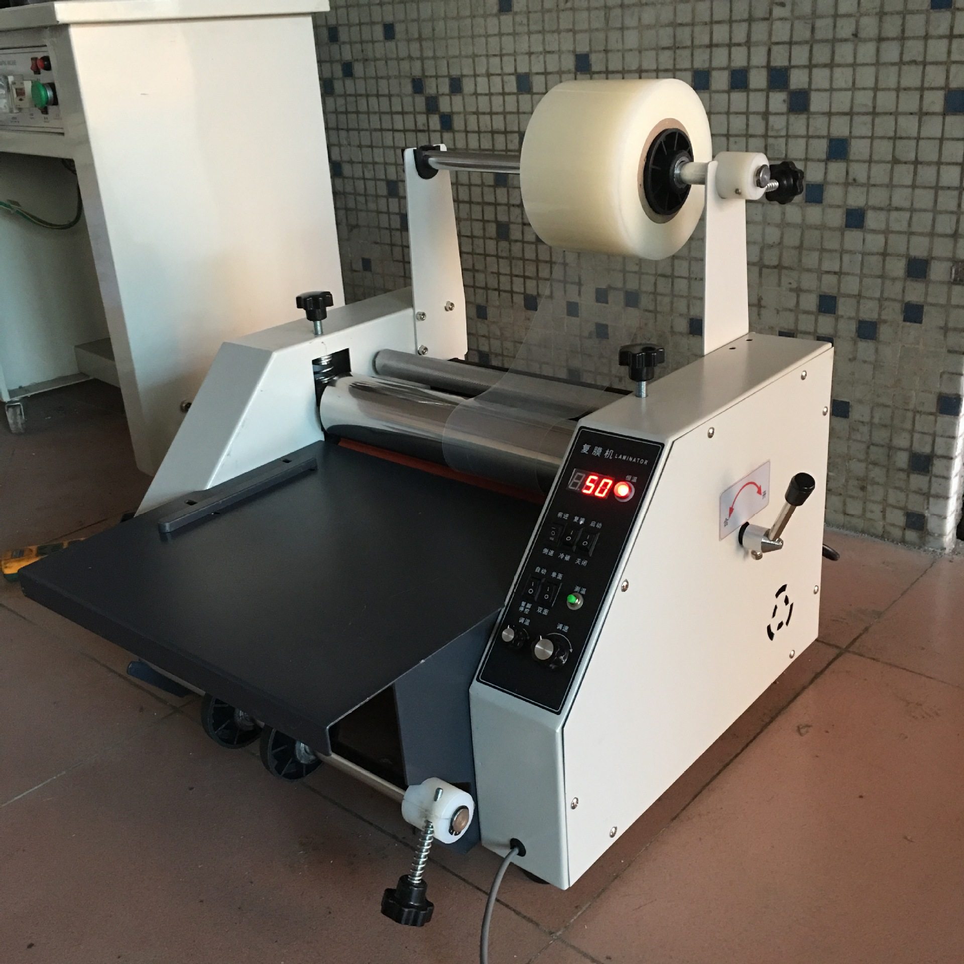 供应双面覆膜机、覆膜机、加温覆膜机相册封面过胶机机型自动覆膜,搬运/仓储/物流设备,叉车/搬运车,淘宝优惠券,粉丝福利购,淘宝优惠卷