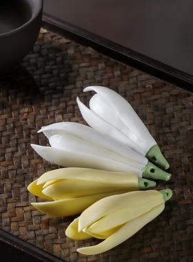 陶瓷摆件工艺品居家摆设吊坠品创意手捏玉兰瓷花旗袍压襟盘扣挂件