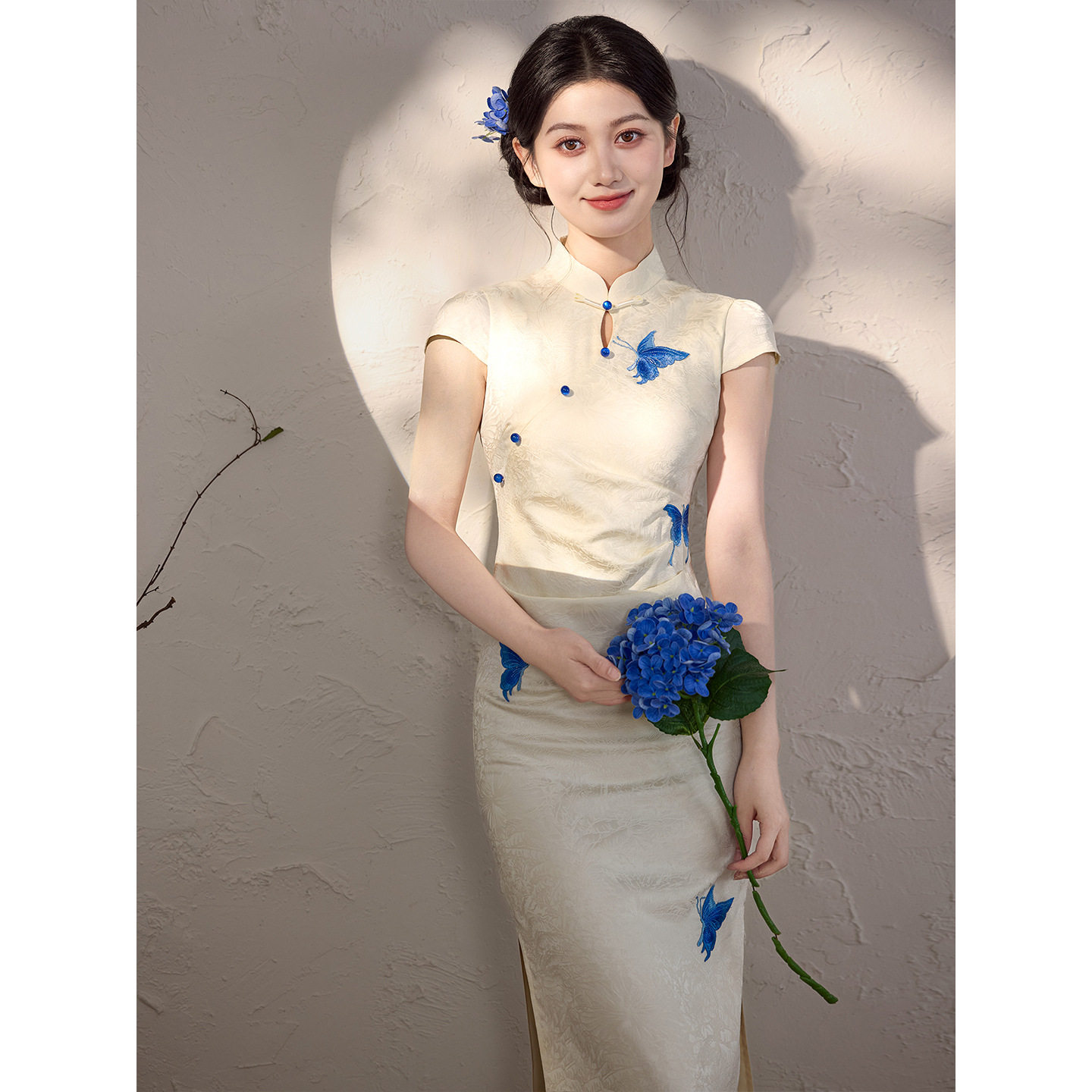 织造局白色旗袍订婚礼服2026新款新中式绝美气质高级感刺绣连衣裙