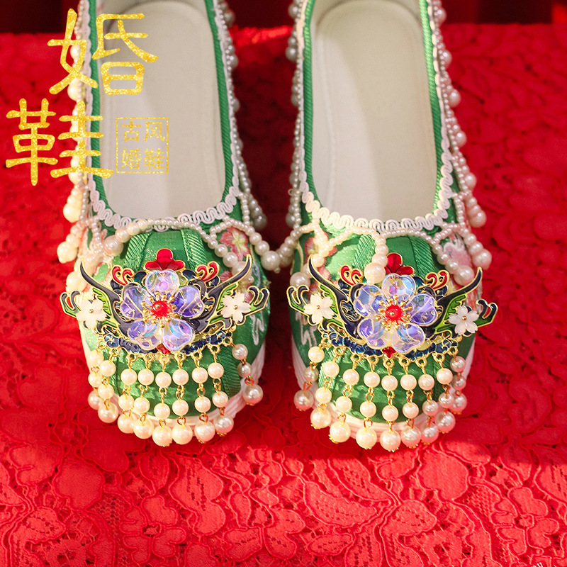 云梦集古风新娘鞋民族风流苏内增高布鞋中式婚礼配古装刺绣鞋秀禾