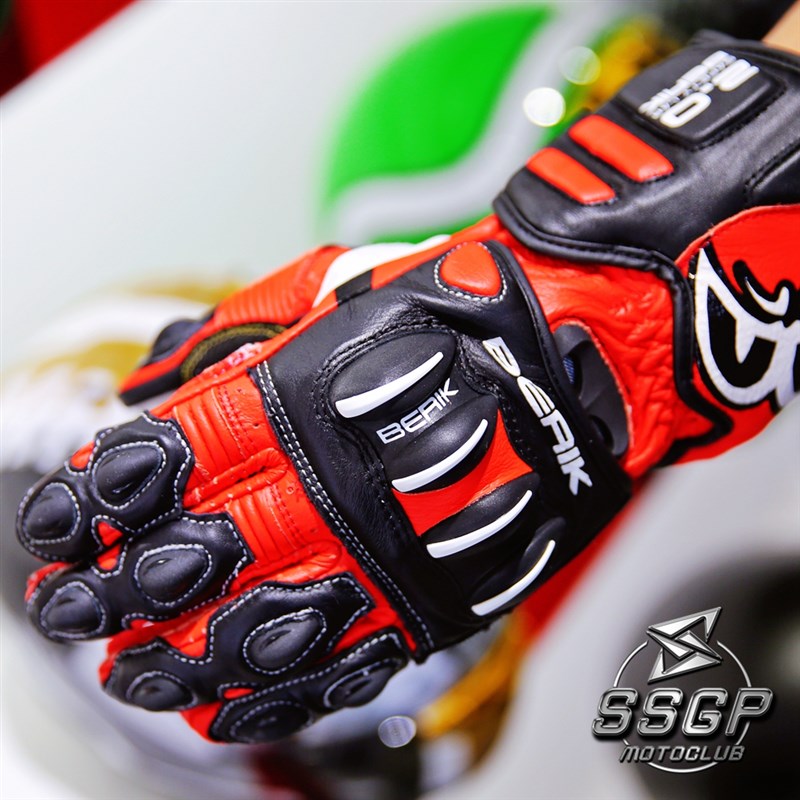 BERIK大眼竞技手套摩托车骑行赛道皮手套防摔防风四季长款可触屏
