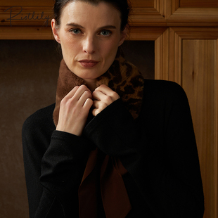 Riotlily/艾特里里金钱豹系列围巾拼色兔毛送女友2026新年礼物