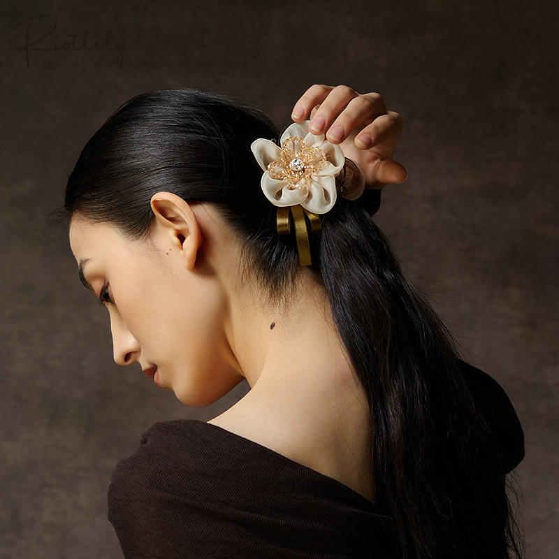 Riotlily/艾特里里浪漫假日系列发饰立体设计花朵抓夹秋选臻品