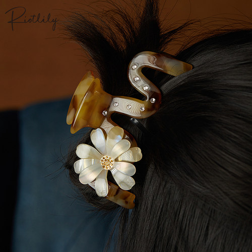 Riotlily/艾特里里雏菊(布拉格的春天)系列花瓣抓夹发饰秋选臻品