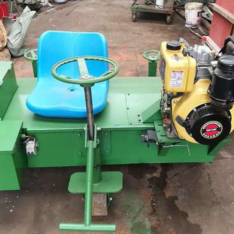 草坪养护冲沙梳草机汽油单独覆砂机柴油座驾式刷草机草皮梳理机