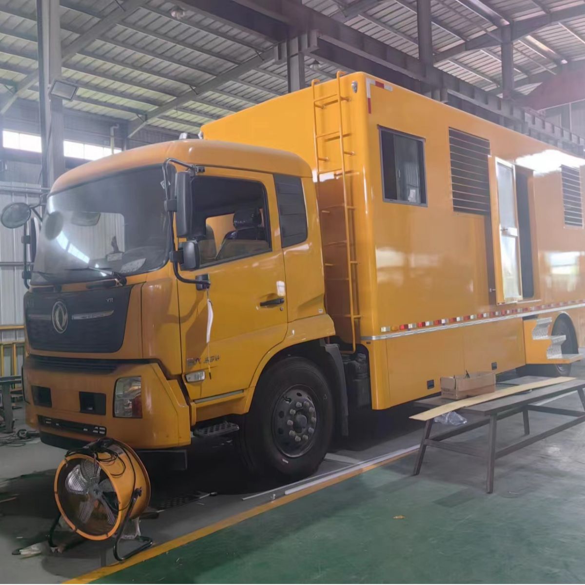 移动式应急发电照明电源车