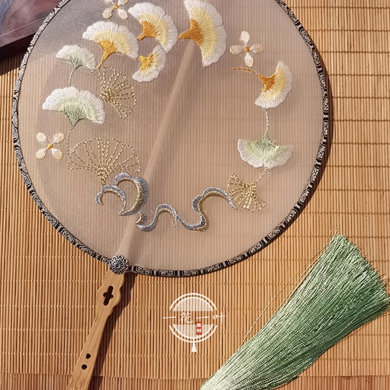 银杏古风刺绣团扇汉服舞蹈扇宫扇中圆扇拍摄道具扇子