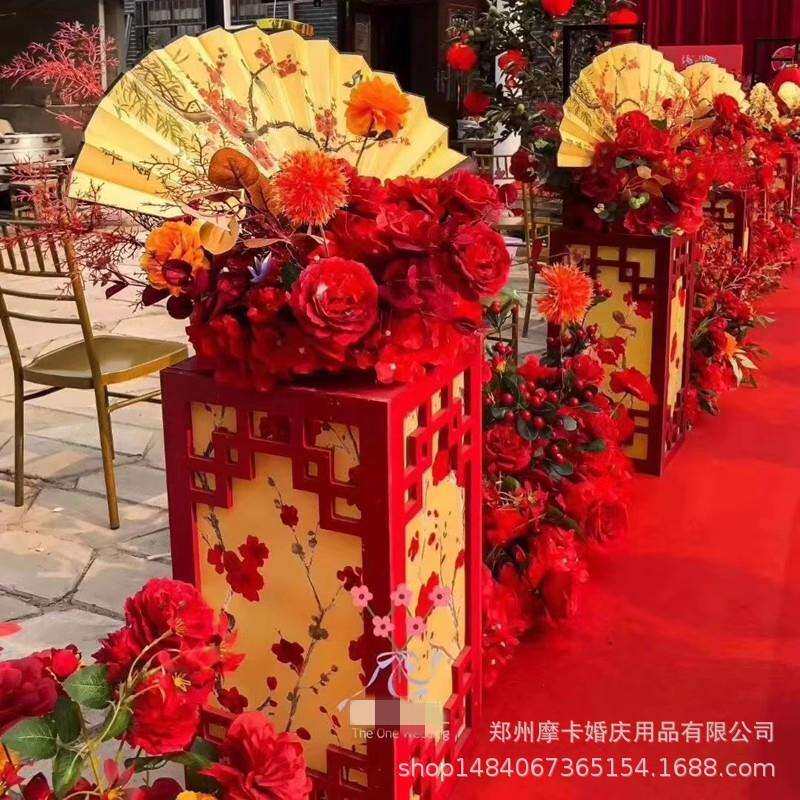 中式婚礼梅花方柱路引灯笼结婚场景装饰婚礼现场舞台布置摆件道具