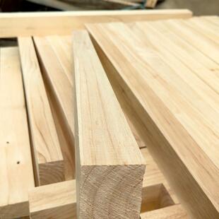 泰国橡胶木别墅家具楼梯扶手建筑木实木多拼立柱木条enf级别