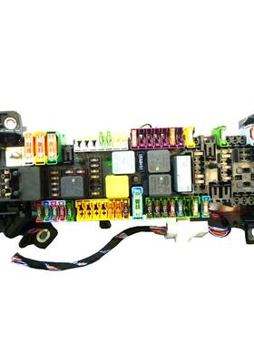 适用奔驰117CLA180CLA200CLA220CLA260等前继电器保险丝盒