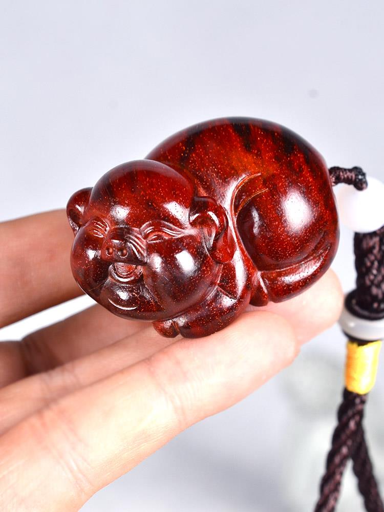 小叶紫檀实木雕刻手工小猪手把玩件男士把玩红木文玩挂件