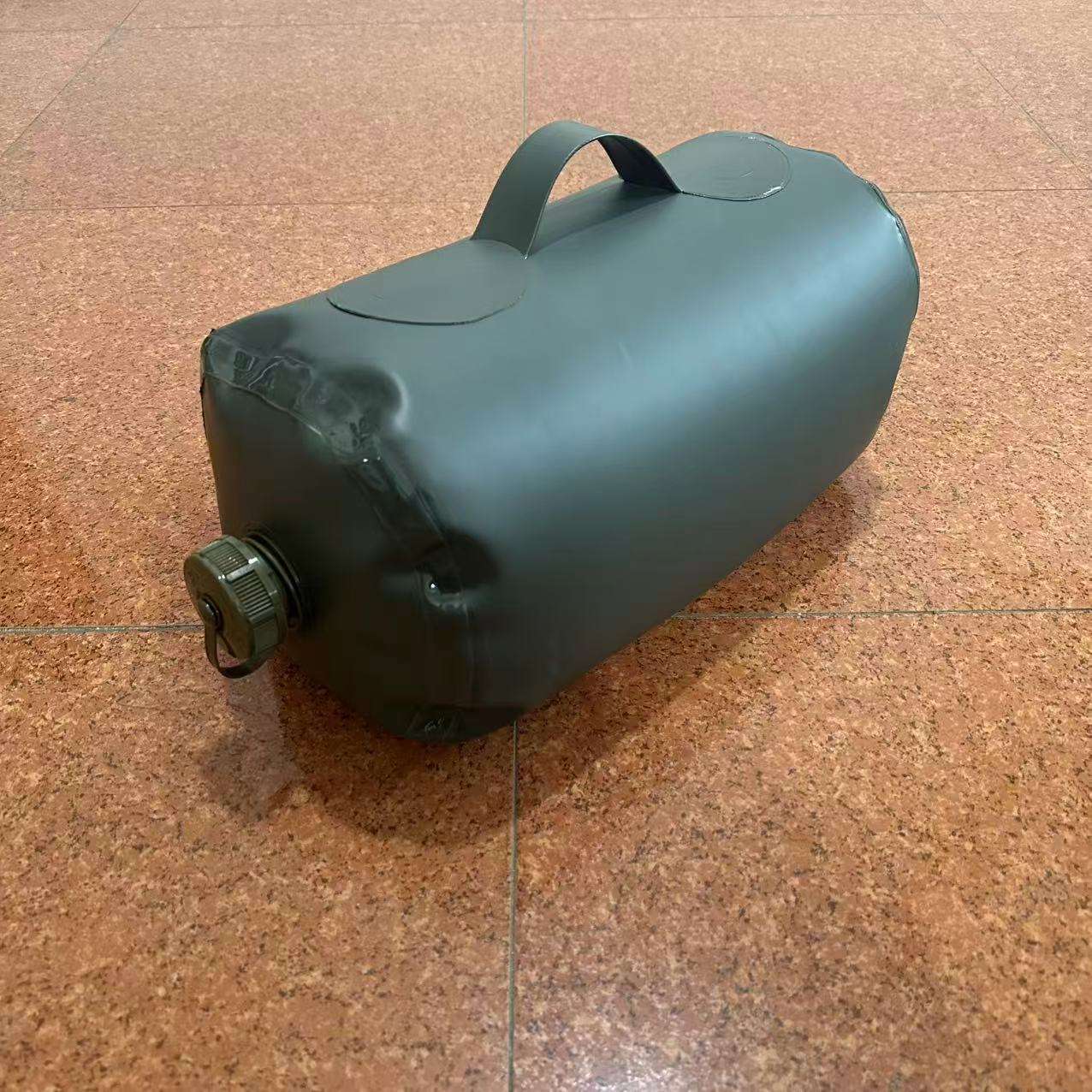 户外手提式便携折叠软油囊油桶旅游机车摩托越野备用软体汽油油囊