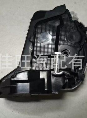 适用于2022丰田锐放门锁块后69050-02570R69060-02570L