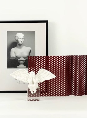 现代红色铁艺镂空网屏风样板房售楼处书柜体软装饰品