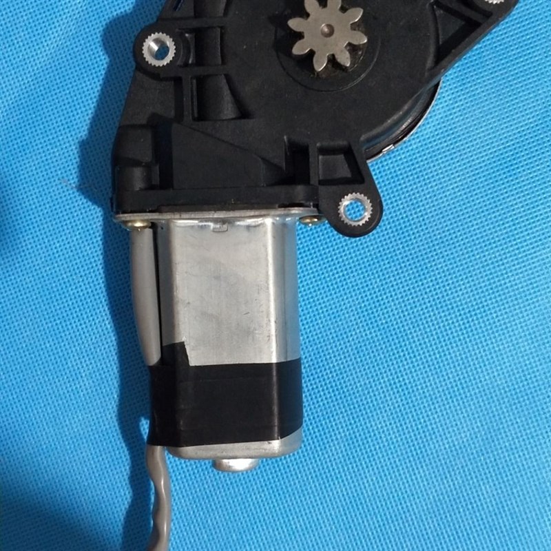 东风康明斯153红岩金刚电动玻璃升降器电机 新大康摇窗机马达24