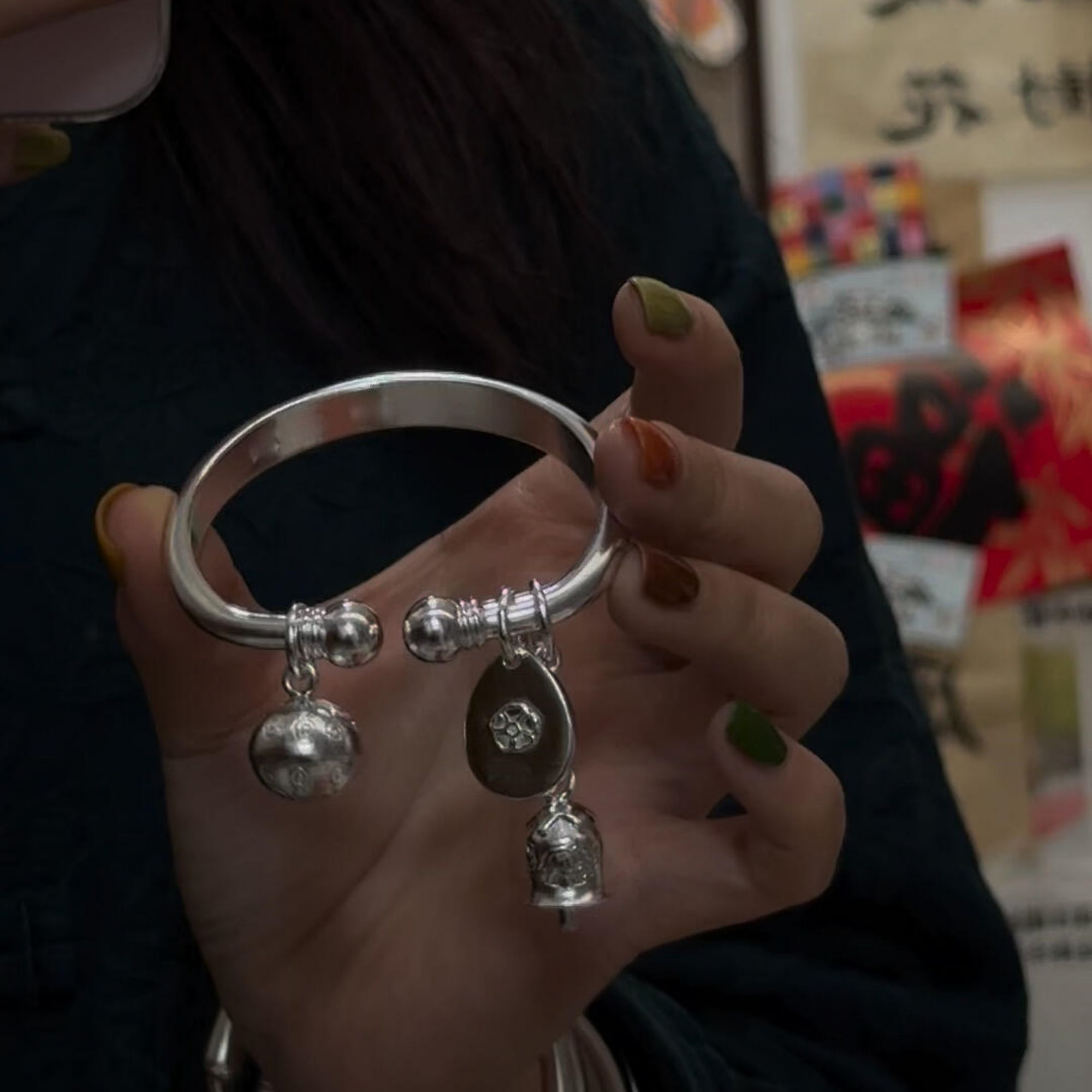 有球必应丨银色民族风圆珠平安铃铛吊坠手镯女复古清冷氛围感手环