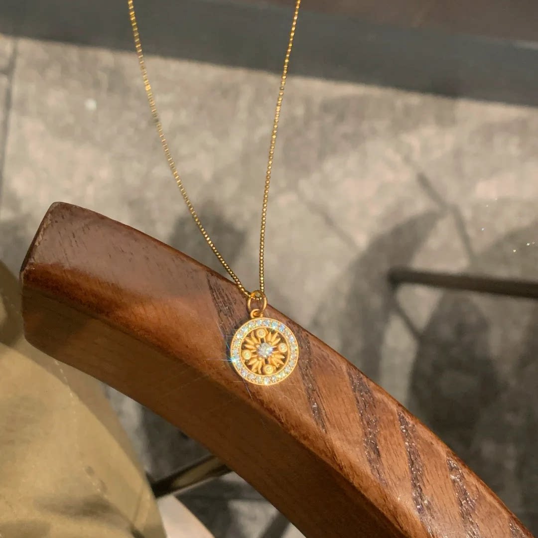 黄金色爆闪太阳花罗盘吊坠项链