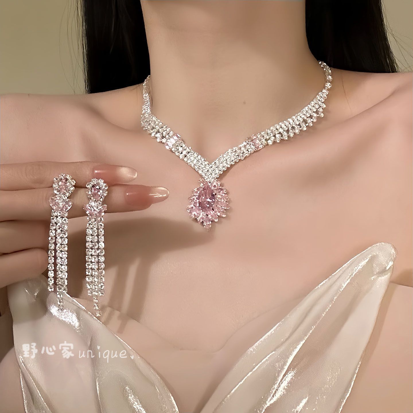 留洋千金超闪粉色水滴吊坠项链